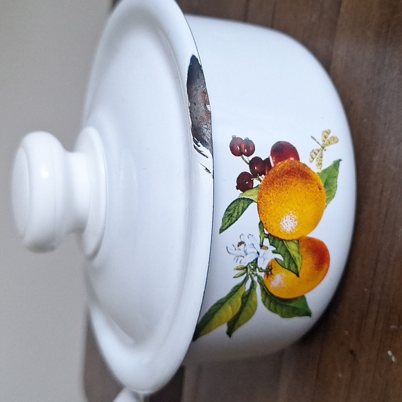 White Enamel Saucepan with Fruit Design - Picture 2 of 5